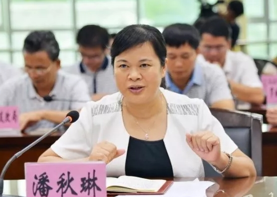 潘秋琳簡歷：河池市政協(xié)副主席潘秋琳，曾任河池市委副秘書長、羅城縣長、南丹縣委書記