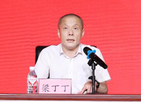 梁丁丁簡歷：桂林信息科技學(xué)院校長梁丁丁，曾任賀州學(xué)院黨委書記、桂林電子科技大學(xué)黨委副書記、北海副市長